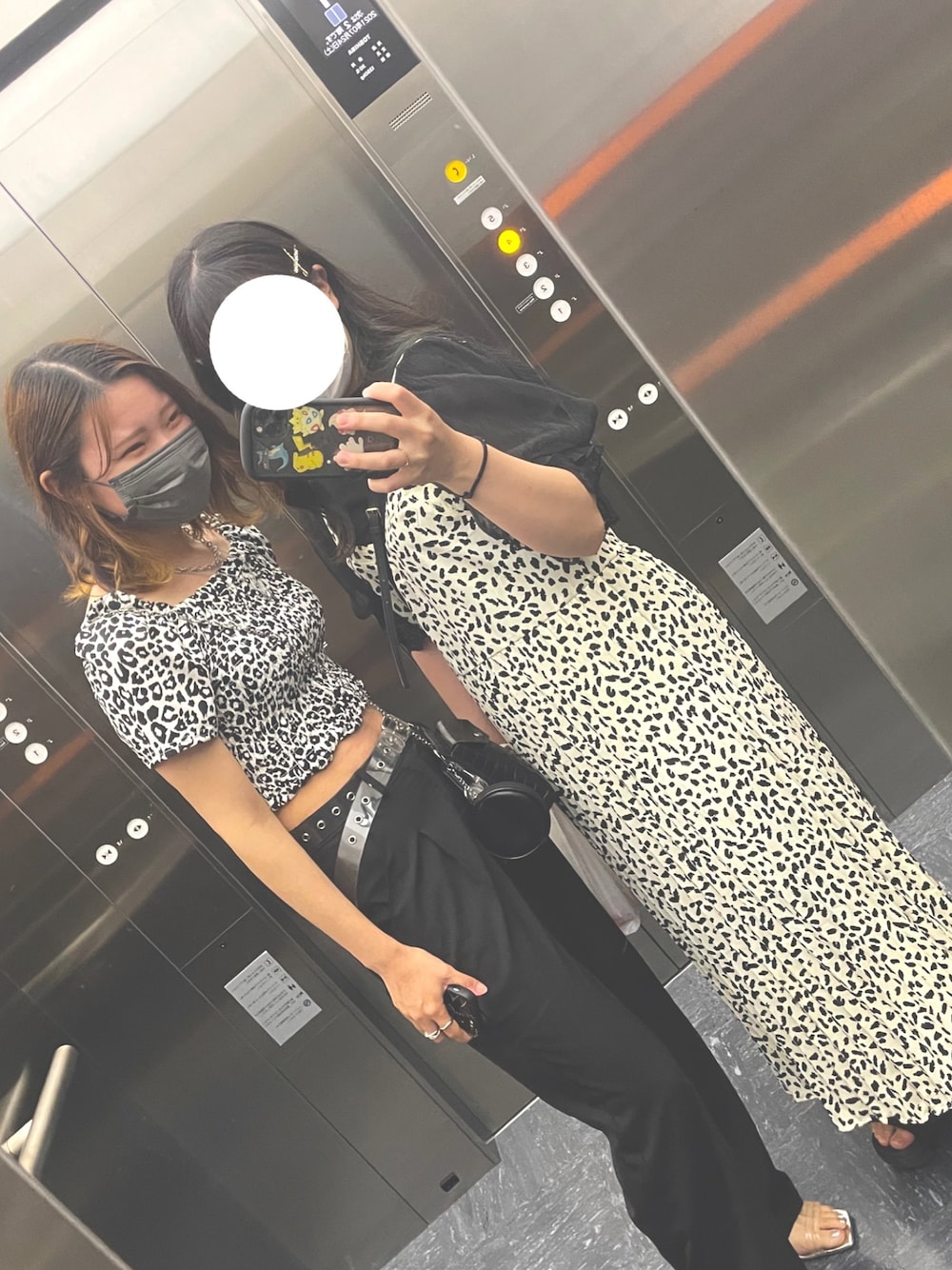 「similarlook、シミラールック、クリアサンダル、クリアベルト、レオパード柄、shein、しまむら、プチプラ」｜「しまむらのアイテム（シャツ/ブラウス、ブラック系）」を使った、mikittysさん（レディース・163cm）の秋コーディネートの1枚目の写真
