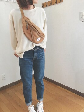 「アイテム（ボディバッグ/ウエストポーチ、イエロー系）」を使った、あゆさん（レディース・157cm）の春コーディネート