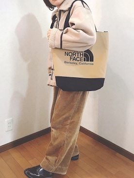 「コーデュロイパンツ」｜「アイテム（ムートンコート）」を使った、あゆさん（レディース・157cm）の冬コーディネート
