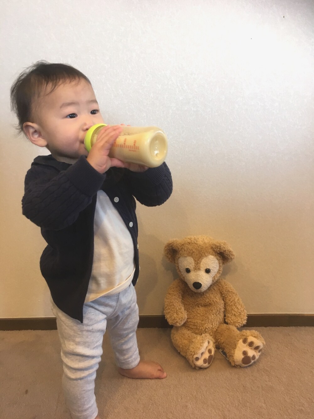 「1歳0ヶ月、女の子、ミルク」｜「RALPH LAURENのアイテム（カーディガン/ボレロ、ブルー系）」を使った、ayk☺︎さん（キッズ・80cm）の秋コーディネートの1枚目の写真