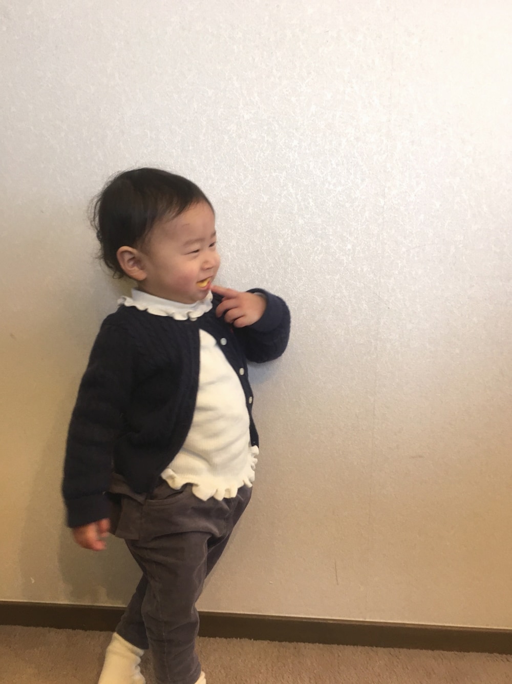 「女の子、1歳、1歳2ヶ月、カーディガン」｜「RALPH LAURENのアイテム（カーディガン/ボレロ、ブルー系）」を使った、ayk☺︎さん（キッズ・80cm）の冬コーディネートの1枚目の写真