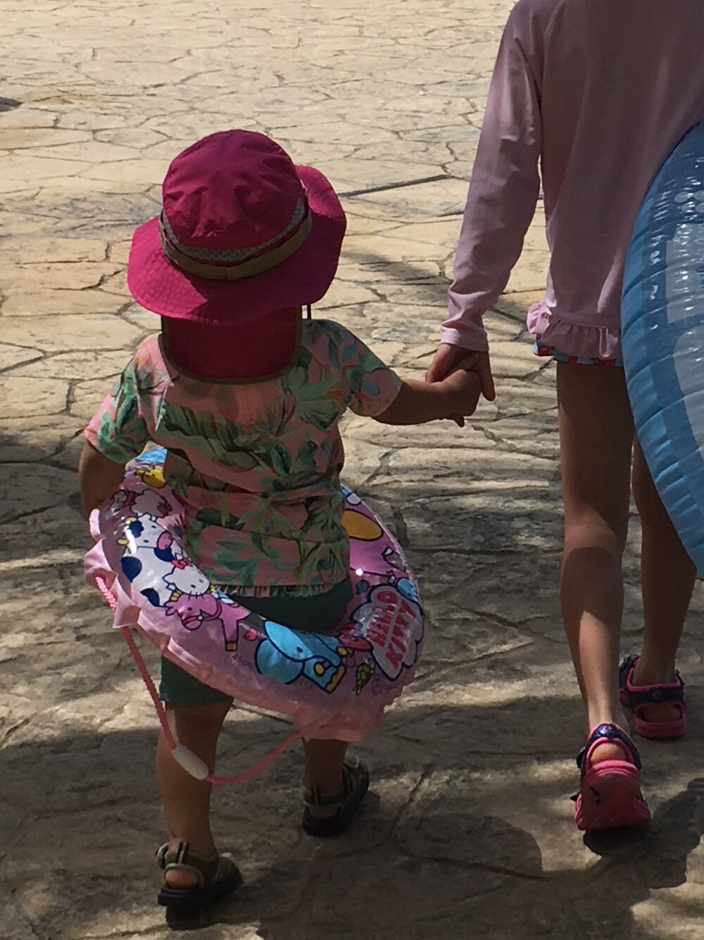 「1歳、１歳８ヶ月、女の子」｜「nextのアイテム（水着、ピンク系）」を使った、ayk☺︎さん（キッズ・80cm）の秋コーディネートの1枚目の写真