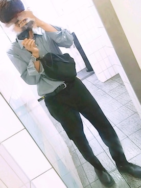 「JUNRED（ジュンレッド）のアイテム（スラックス、ブラック系）」を使った、ayata(山下あやた)さん（メンズ）の秋コーディネート