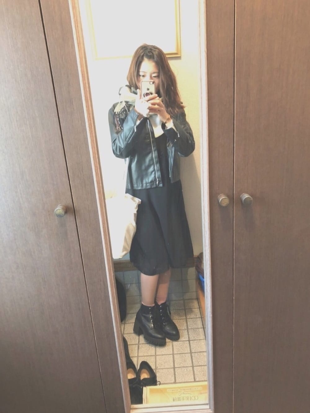 「boots、ootd、outfit、leather、black、winter、knit、longsleeve、JILLbyJILLSTUART、onepiece」｜「CIAOPANICのアイテム（ニット/セーター、ホワイト系）」を使った、myu.さん（レディース・158cm）の秋コーディネートの1枚目の写真