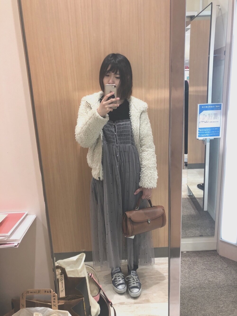 「ootd、outfit、burberry、sneakers、dot、who's who chico、converse、tulle、black and white」｜「CECIL McBEEのアイテム（ジャケット/アウター、ホワイト系）」を使った、myu.さん（レディース・158cm）の春コーディネートの1枚目の写真