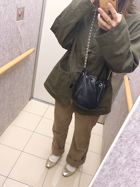 「アイテム（ミリタリージャケット）」を使った、かすみんさん（レディース・158cm・20代）の春コーディネート