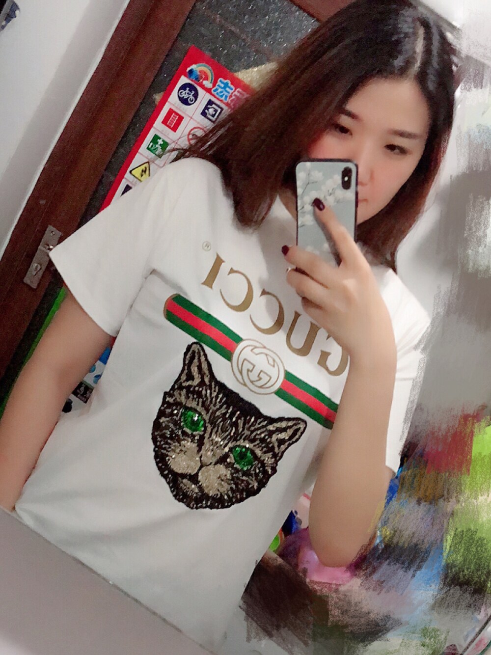 「GUCCIのアイテム（Tシャツ/カットソー、ホワイト系）」を使った、Yingying_Rubyさん（レディース・173cm）の冬コーディネートの1枚目の写真