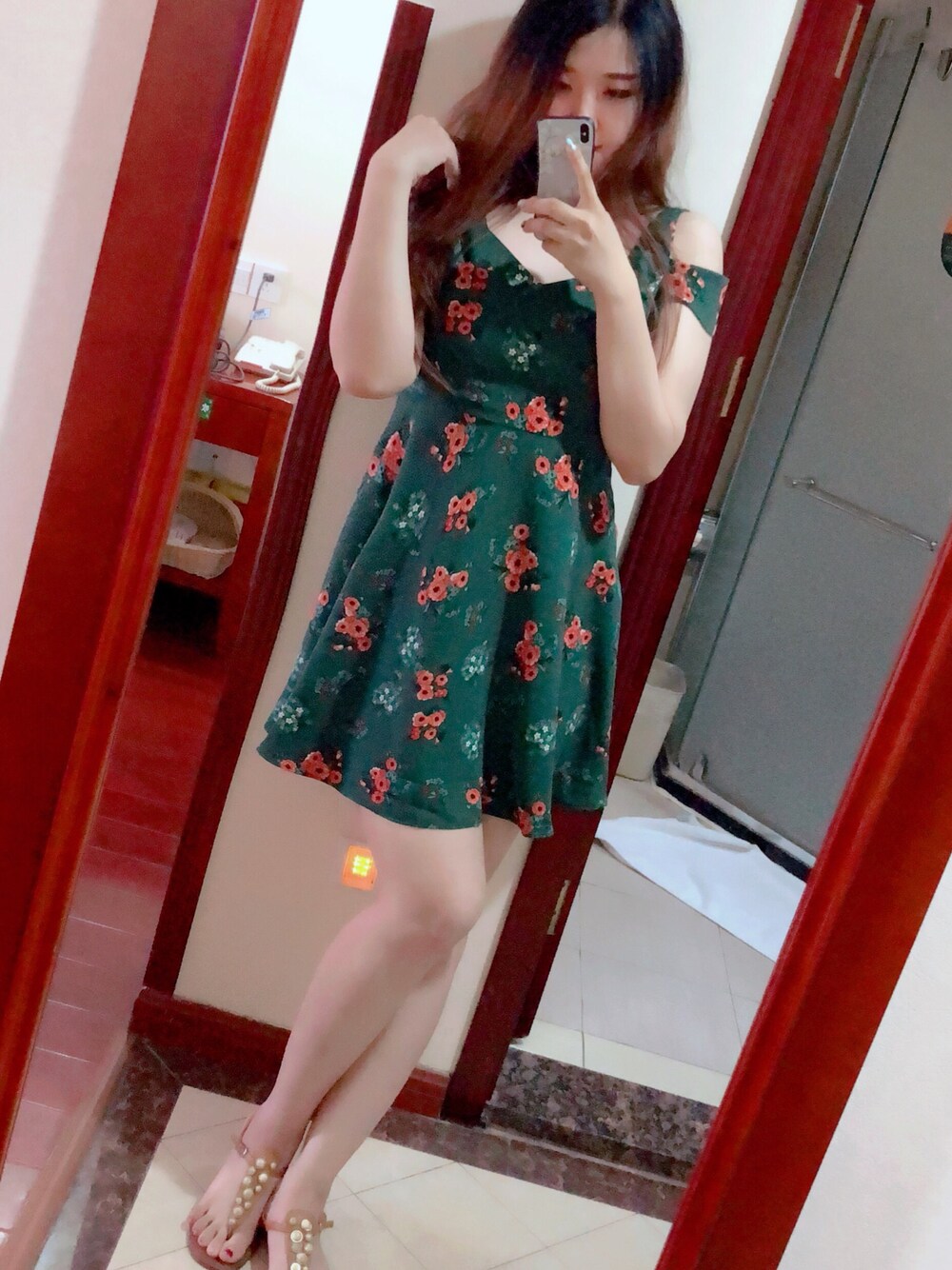 「ONLY NYのアイテム（ワンピース、グリーン系）」を使った、Yingying_Rubyさん（レディース・173cm）の夏コーディネートの1枚目の写真