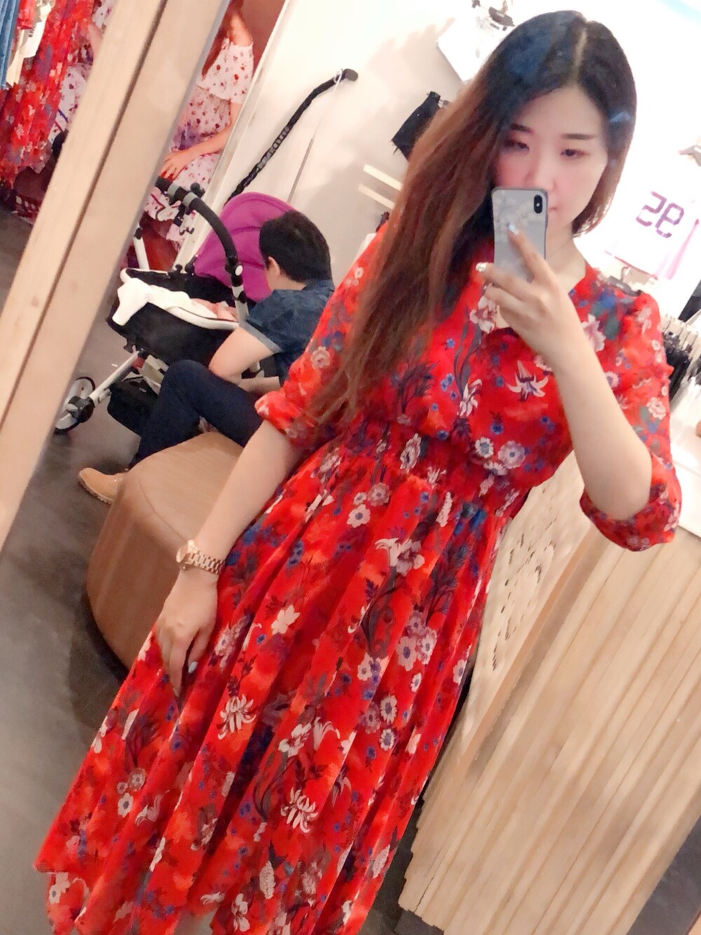 「ONLY NYのアイテム（ワンピース、レッド系）」を使った、Yingying_Rubyさん（レディース・173cm）の夏コーディネートの1枚目の写真