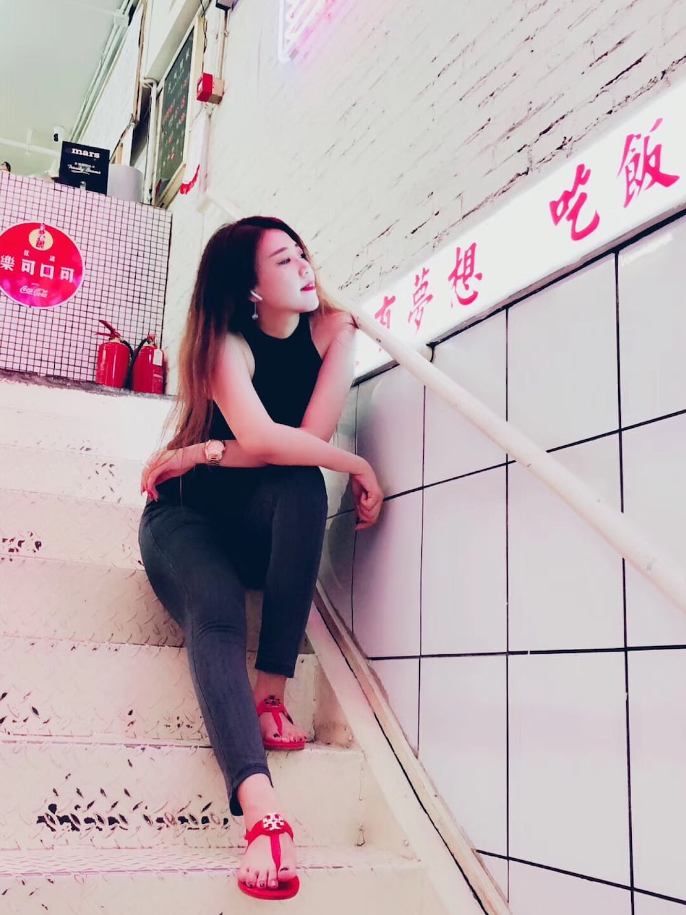 「MK MICHEL KLEINのアイテム（アナログ腕時計、ゴールド系）」を使った、Yingying_Rubyさん（レディース・173cm）の秋コーディネートの1枚目の写真