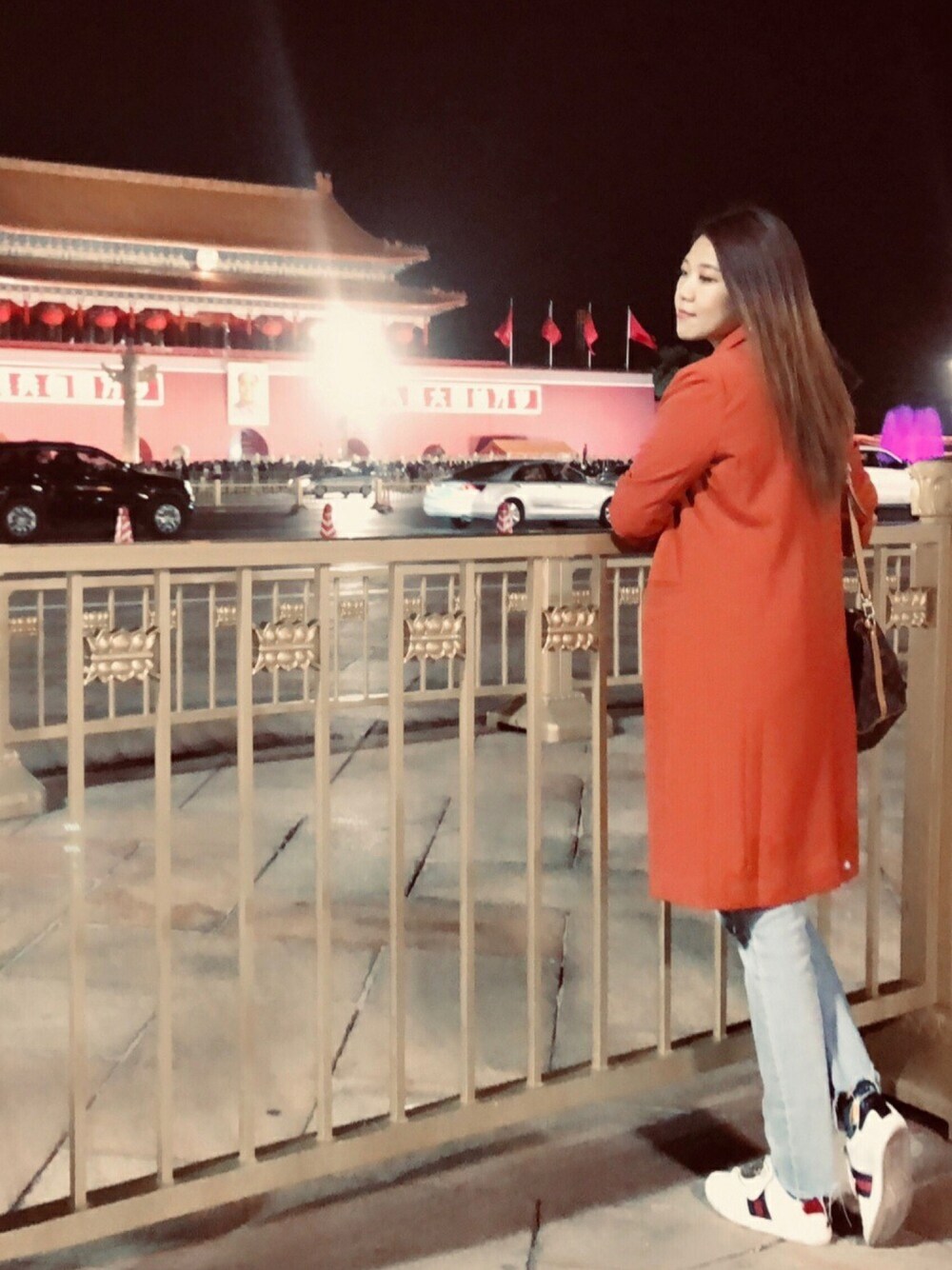 「tiananmen square」｜「ZARAのアイテム（トレンチコート、オレンジ系）」を使った、Yingying_Rubyさん（レディース・173cm）の秋コーディネートの1枚目の写真