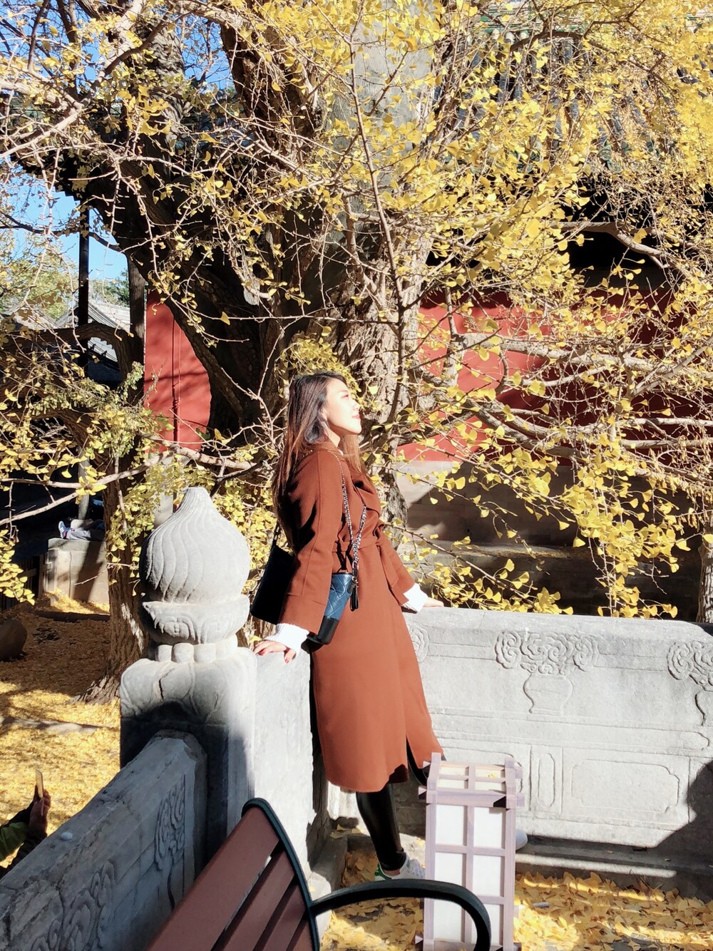 「Max Maraのアイテム（ダウンジャケット/コート、ブラウン系）」を使った、Yingying_Rubyさん（レディース・173cm）の秋コーディネートの1枚目の写真