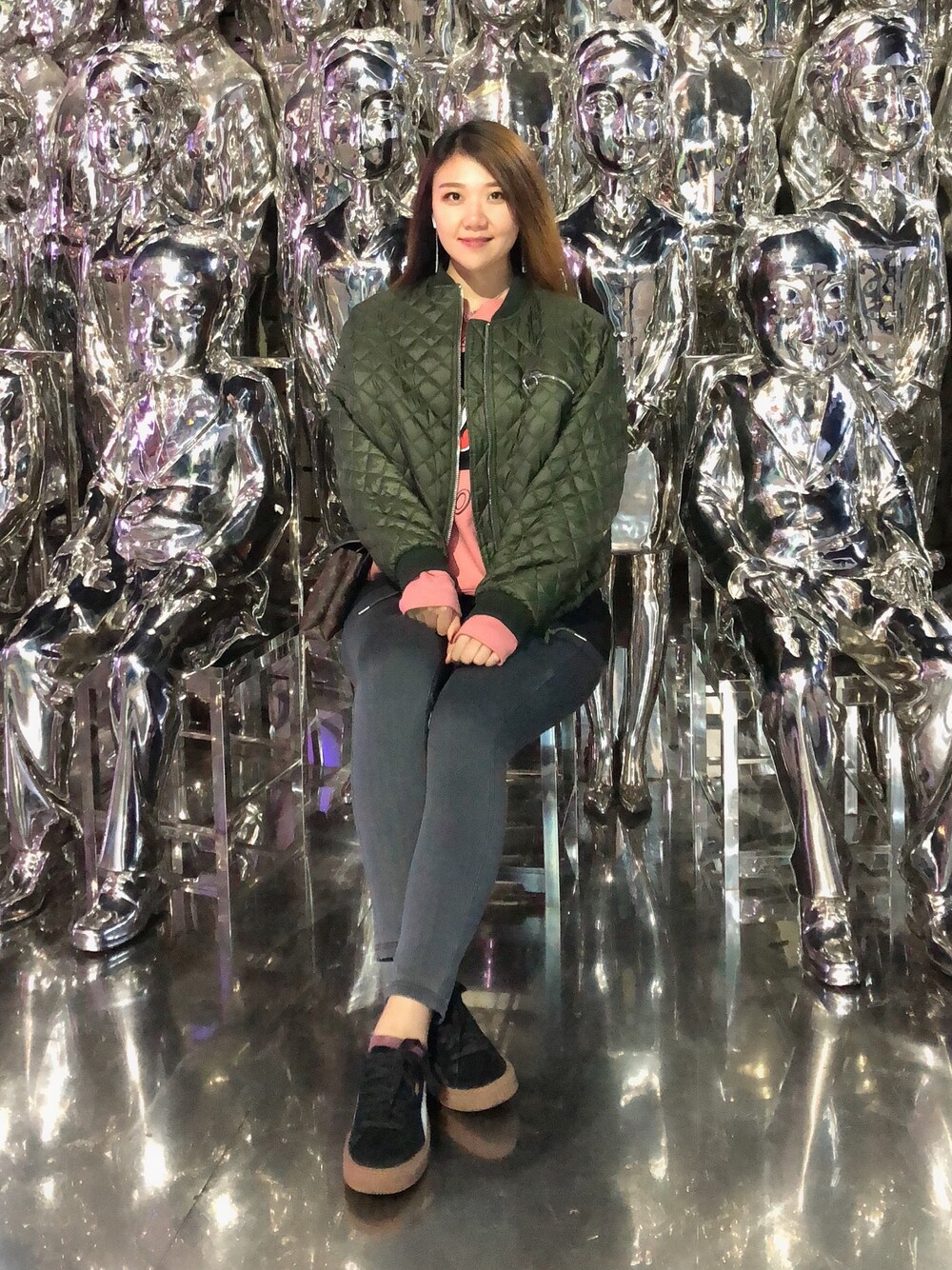 「ZARAのアイテム（ブルゾン、グリーン系）」を使った、Yingying_Rubyさん（レディース・173cm）の秋コーディネートの1枚目の写真
