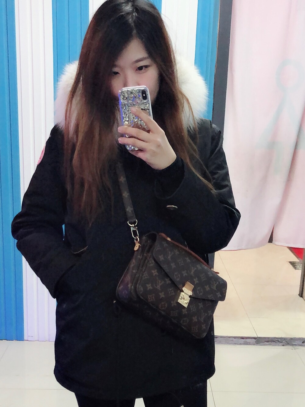 「edgiiのアイテム（ジャケット/アウター、ブラック系）」を使った、Yingying_Rubyさん（レディース・173cm）の冬コーディネートの1枚目の写真