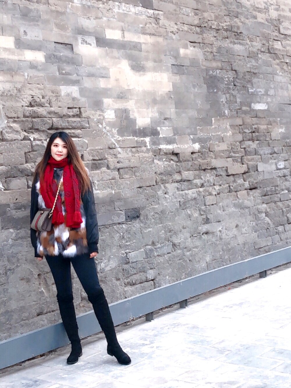 「GUCCIのアイテム（ブーツ、ブラック系）」を使った、Yingying_Rubyさん（レディース・173cm）の冬コーディネートの1枚目の写真