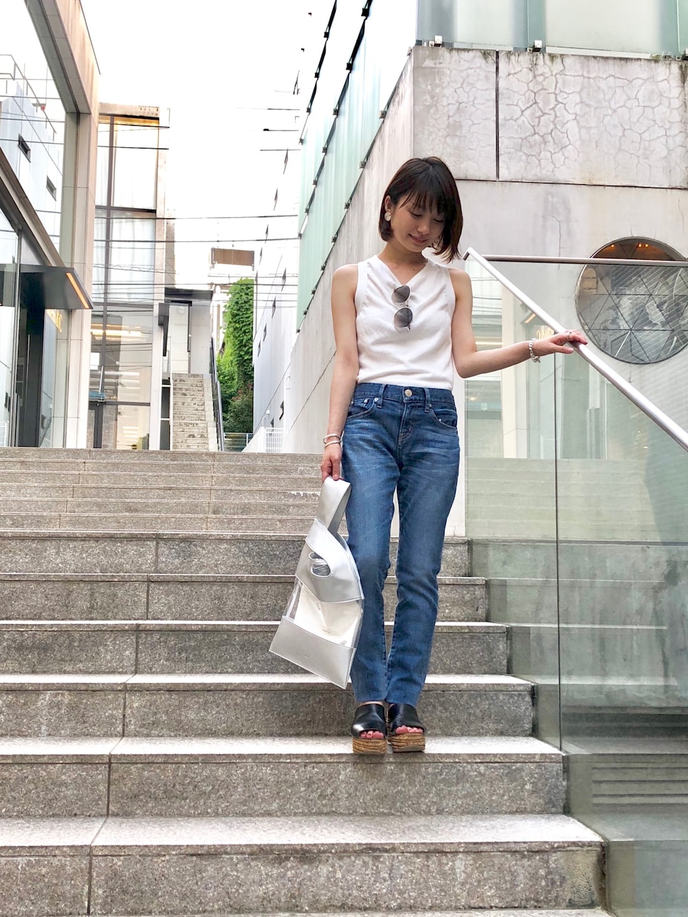 「夏コーデ、カジュアルコーデ、シンプルコーデ、オトナカジュアル、デニム」｜「RED CARD TOKYOの【REDCARD】Anniversary 25th　デニム（デニムパンツ、ブルー系）」を使った、AYAKATAMURAさん（レディース・151cm）の夏コーディネートの1枚目の写真