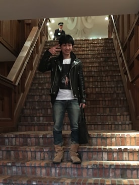 「大阪」｜「アイテム（ライダースジャケット）」を使った、黒田 クロミさん（メンズ・171cm）の冬コーディネート