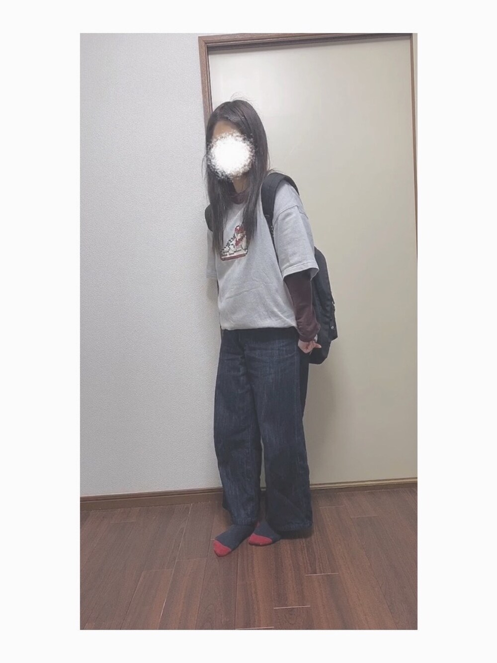 「低身長、低身長コーデ、スポーツミックス、ナイキ、ワイドパンツ、重ね着、相互フォロー」｜「NIKEのアイテム（Tシャツ/カットソー、グレー系）」を使った、Mochi さん（レディース・147cm）の春コーディネートの1枚目の写真