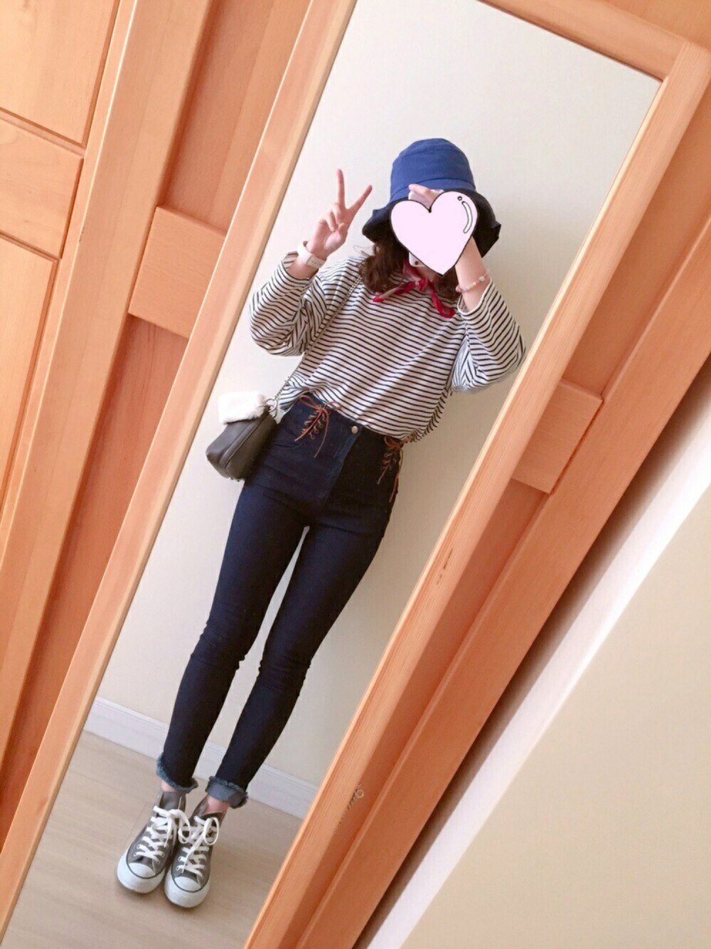 「秋のコーデ」｜「plageのCONVERSE キャンバスオールスター HI（スニーカー、グレー系）」を使った、Kirima♡さん（レディース・166cm）の秋コーディネートの1枚目の写真