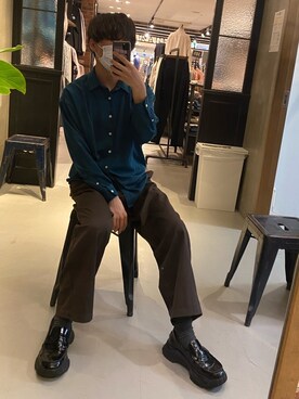 「アイテム（スマホケース/カバー、グレー系）」を使った、　しみーさん（メンズ・175cm）の春コーディネート