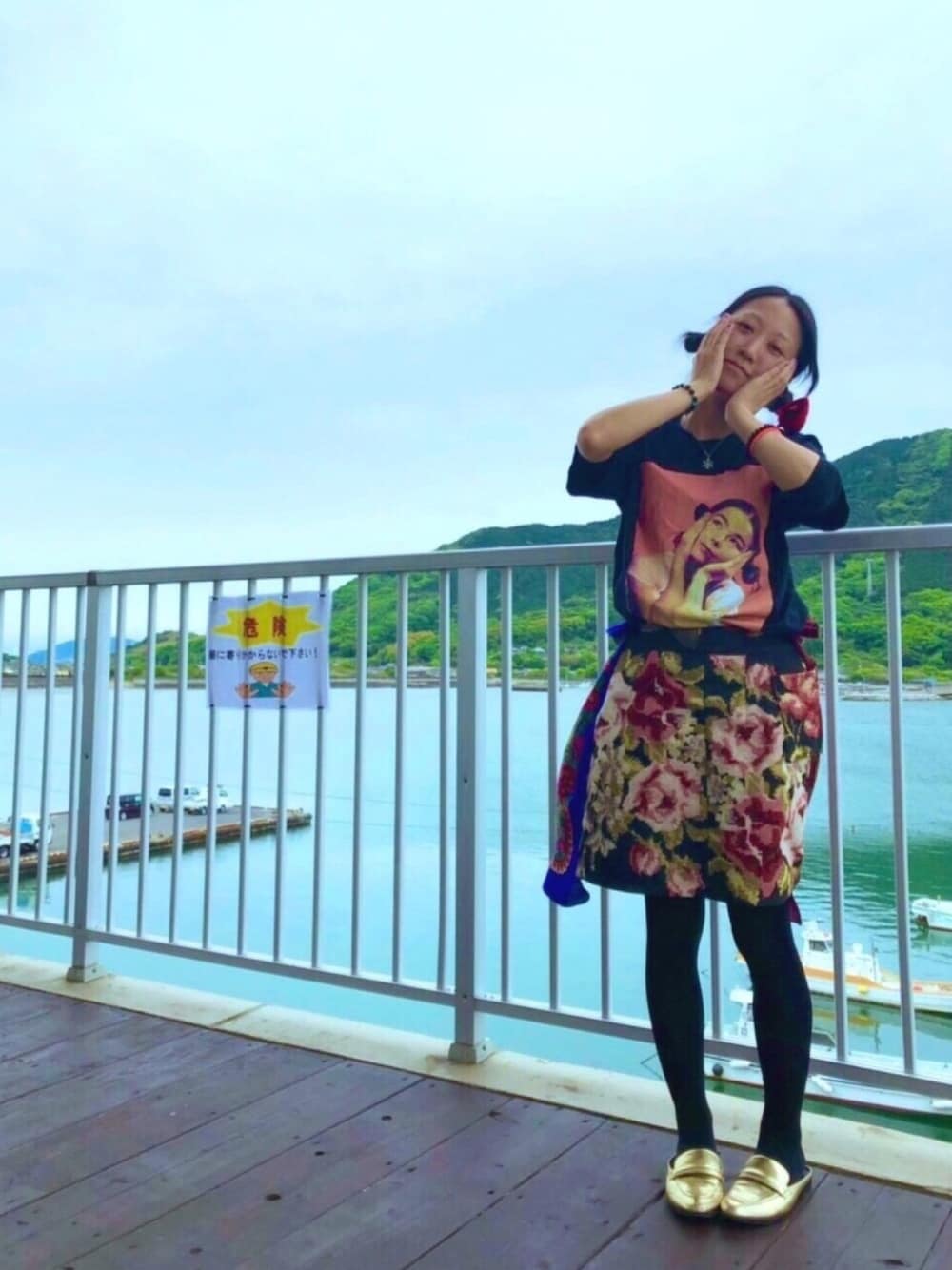 スカートを使った「あちゃちゅむムチャチャ(AHCAHCUM.muchacha