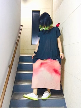 「白スニーカー」｜「アイテム（ワンピース/ドレス、ピンク系）」を使った、kaoriBROWNさん（レディース・157cm）の夏コーディネート
