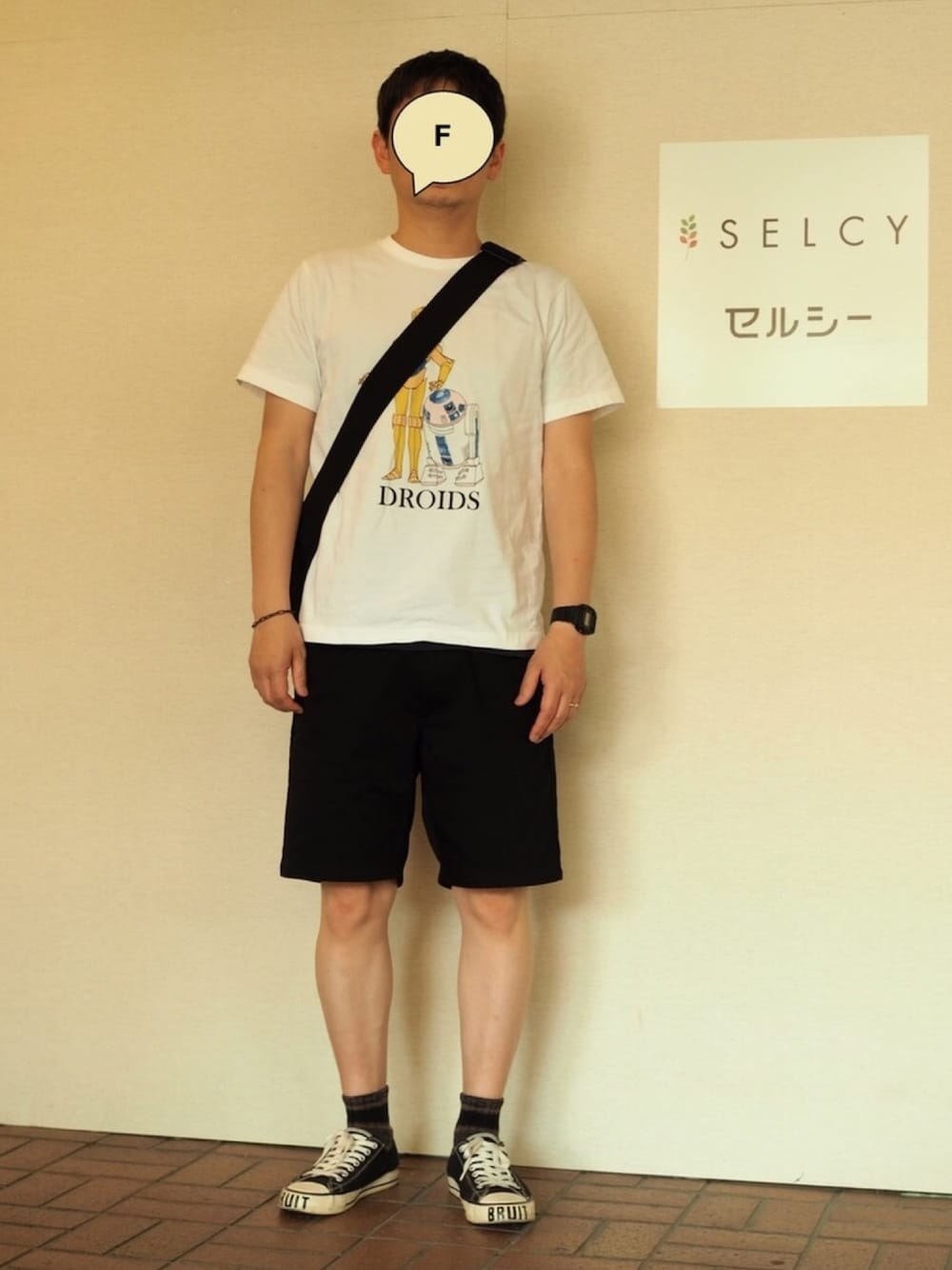 「UNIQLO、高橋盾、supreme、undercover、Manhattan Portage、undercoverism、N.HOOLYWOOD、CASIO、G-SHOCK、千里セルシー」｜「UNDERCOVERのアイテム（メッセンジャーバッグ、ブラック系）」を使った、Fさん（メンズ・169cm）の夏コーディネートの1枚目の写真