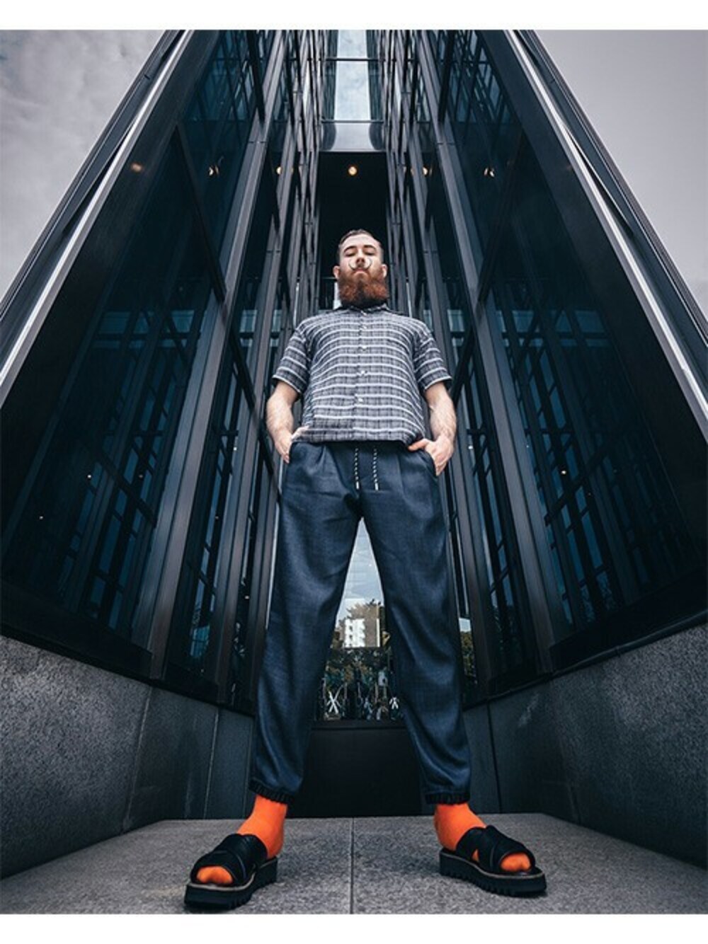 「fashion、ファッション、Japan、styling、madeinjapan、ユナイテッドトウキョウ、UNITEDTOKYO、tokyobase、19ss」｜「UNITED TOKYOのジオメトリックオープンカラーシャツ（シャツ/ブラウス、ブラック系）」を使った、<OFFICIAL>UNITED TOKYOさん（メンズ・180cm）の春コーディネートの1枚目の写真