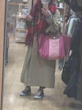 「トレンチ」｜「アイテム（スウェット）」を使った、natsumiさん（レディース・148cm）の春コーディネート