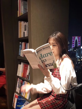 「stradivarius（ストラディバリウス）のアイテム（オールインワン・サロペット）」を使った、新木蘭子さん（レディース・160cm）の秋コーディネート