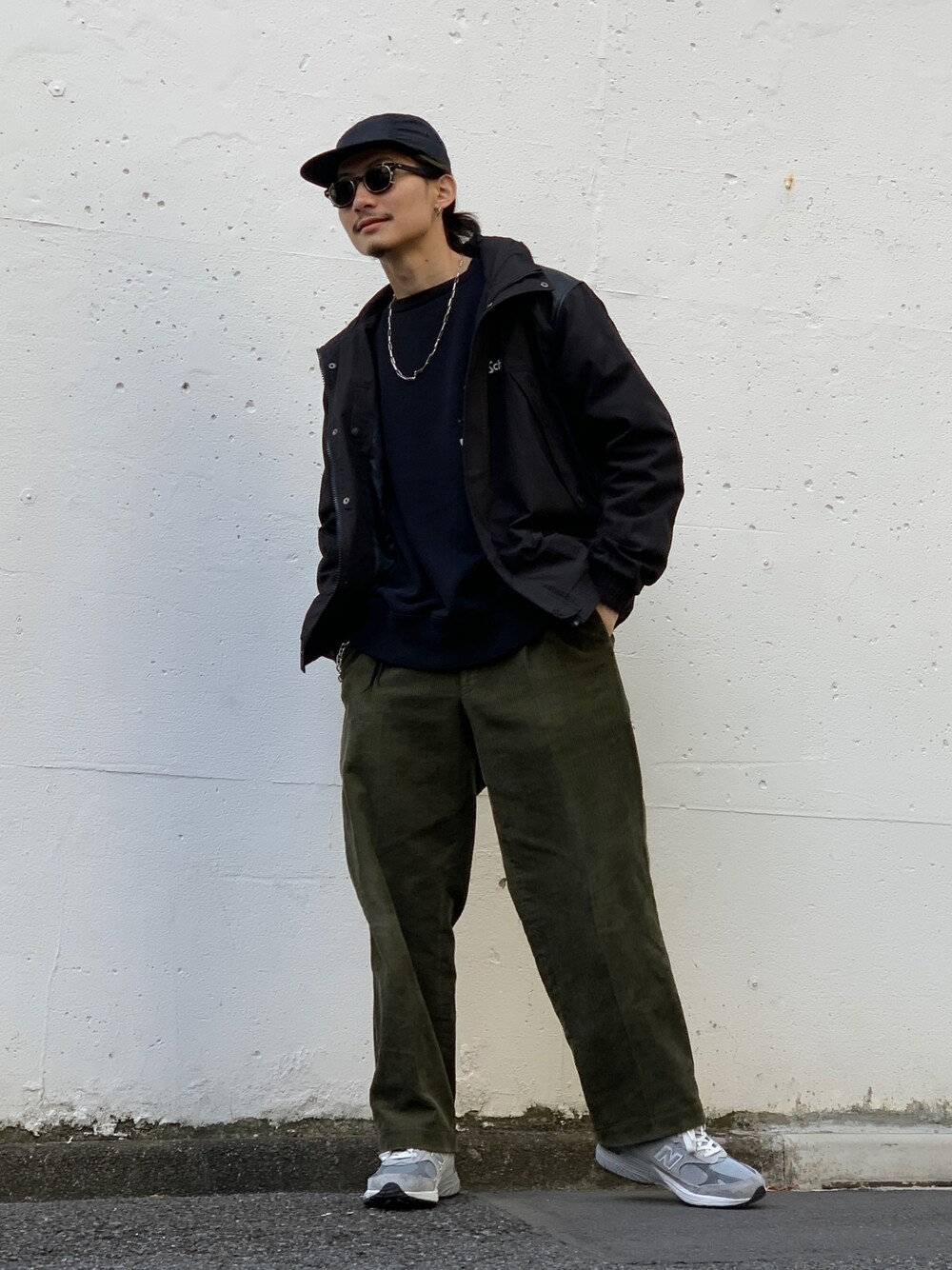 マウンテンパーカーを使った「コーデュロイパンツ」のメンズ人気