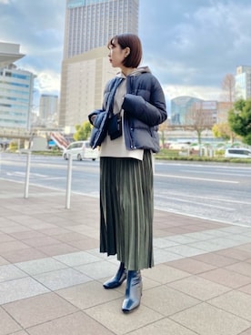 コンパクトノーカラーダウンを使った人気ファッションコーディネート