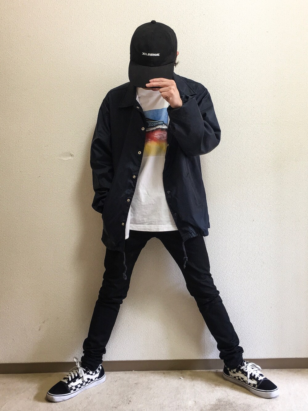 「春、コーチジャケット、キャップ、スキニー、VANS、XLARGE、CDG、H&M、チェッカー、CLUCT」｜「XLARGEのEMBROIDERY LOGO 6PANEL CAP（キャップ、ブラック系）」を使った、Ap_Lkさん（メンズ・158cm）の春コーディネートの1枚目の写真