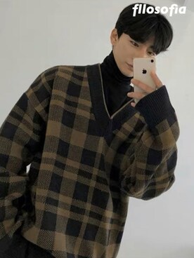 ニット/セーターを使った「韓国人」のメンズ人気ファッション 