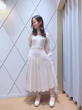 パンプスを使った レーススリーブ の人気ファッションコーディネート Wear