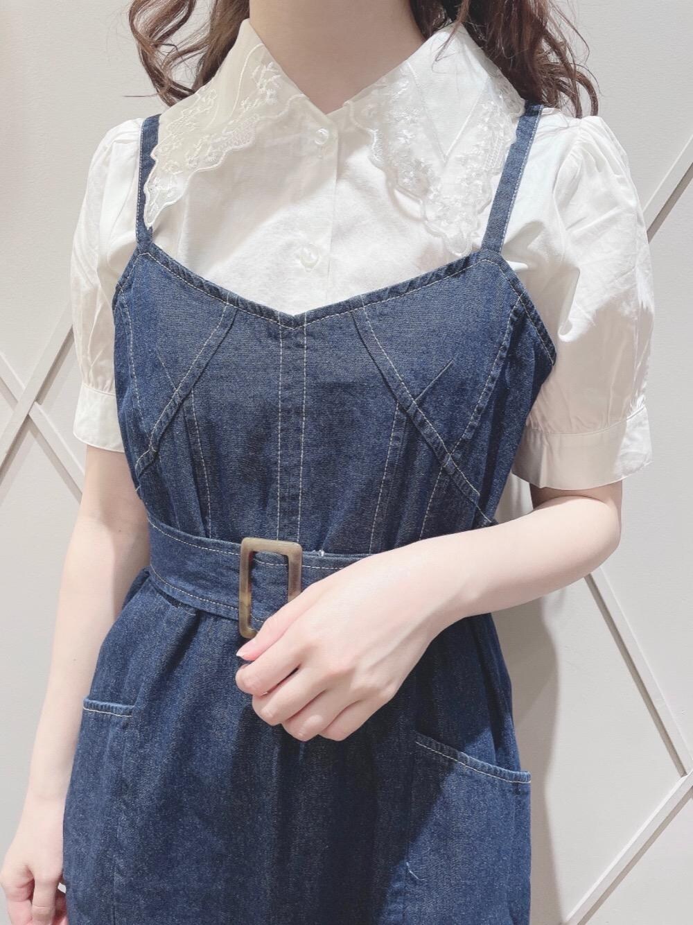 「ブラウス、ワンピース、夏、サンダル、フェミニン、MAJESTIC LEGON、低身長、マジェスティックレゴン、襟、マーメイドワンピ」｜「MAJESTIC LEGONのエンブロイダリーシアーサンダル（サンダル、ブラック系）」を使った、マジェスティックレゴン河原町OPA店スタッフさん（レディース・153cm）の春コーディネートの1枚目の写真