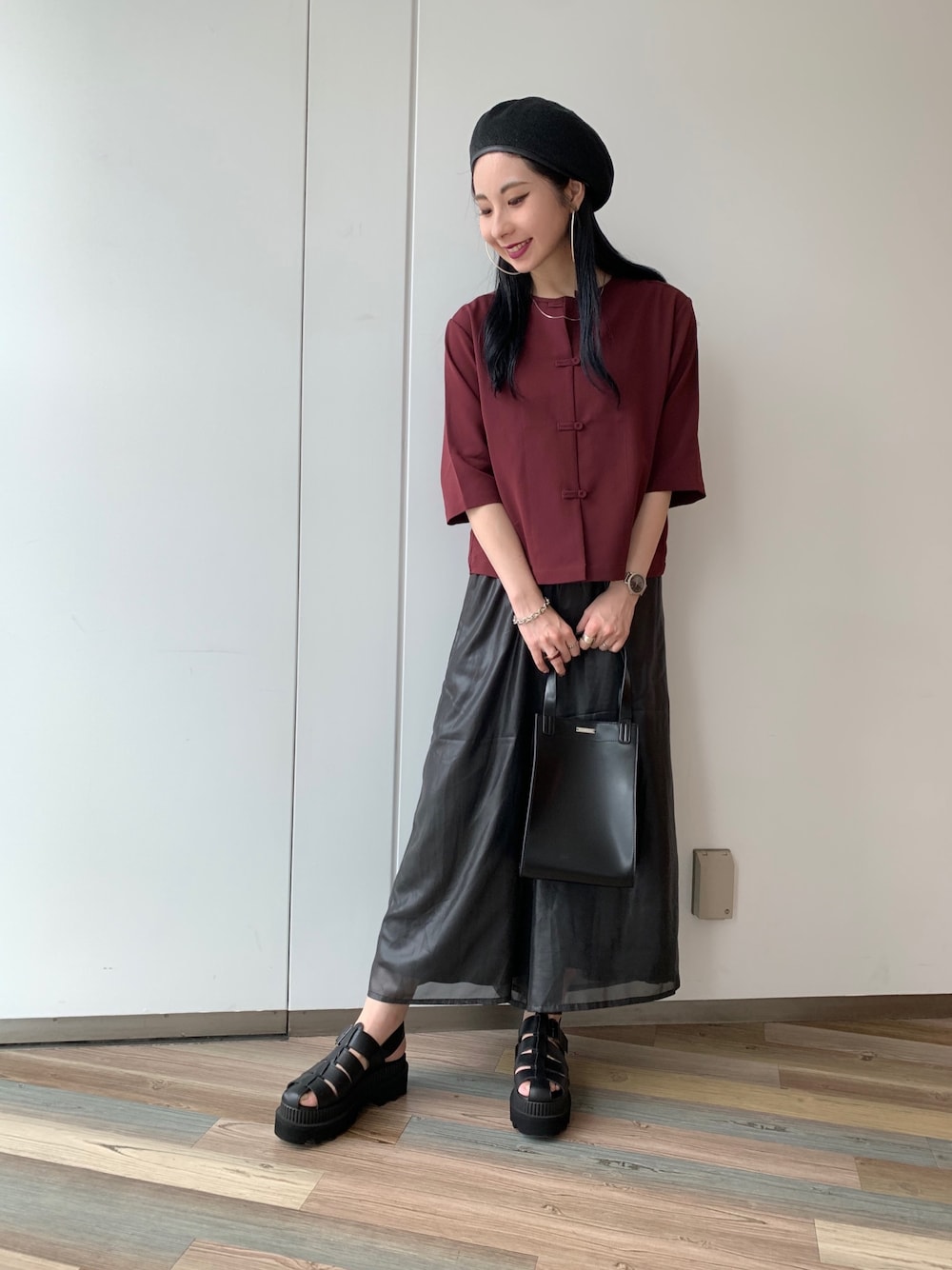 「大人カジュアル、ジーナシス、ジーナシス(JEANASIS)、今日のコーデ、ラクチンコーデ、きれいめカジュアル、モード、モードストリート、チャイナシャツ、チャイナ風」｜「JEANASISのビガーグルカサンダル/875198（サンダル、ブラック系）」を使った、せいらまんさん（レディース・165cm）の夏コーディネートの1枚目の写真