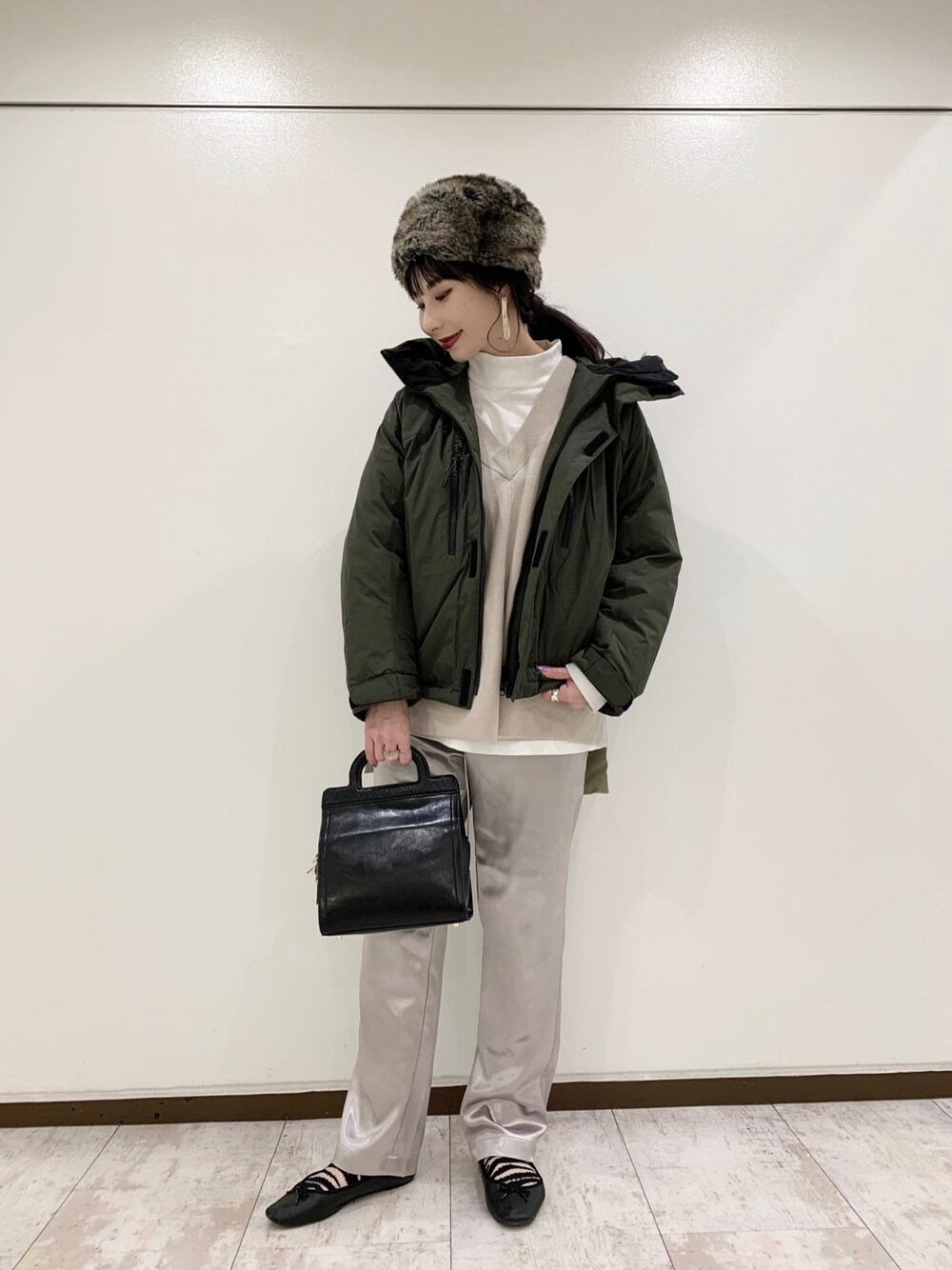 「休日スタイル、秋冬コーデ、大人コーデ、おしゃれさんと繋がりたい、冬コーデ、レイヤードスタイル、JEANASiS、ootd、オトナカジュアル、くすみカラー」｜「JEANASISのFLETHRMOマンパ/815894（ブルゾン、グリーン系）」を使った、せいらまんさん（レディース・165cm）の秋コーディネートの1枚目の写真