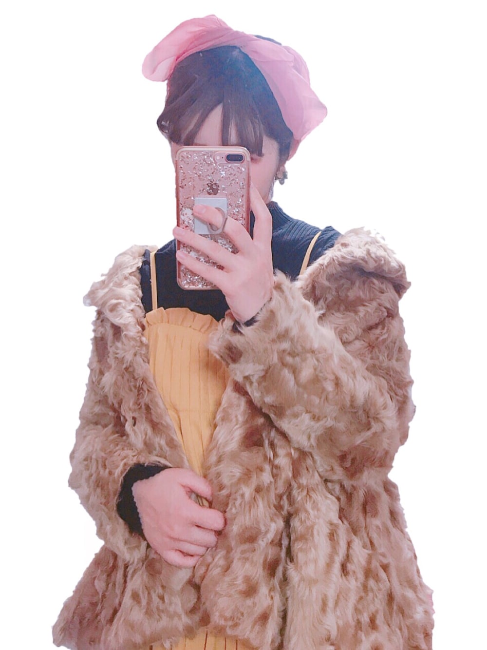 「リボン、冬コーデ、大人カジュアル、ファーコート、ヴィンテージ、VINTAGE」｜「VINTAGEのアイテム（ジャケット/アウター、ベージュ系）」を使った、aiさん（レディース・158cm）の冬コーディネートの1枚目の写真