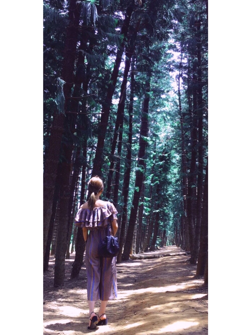 「summer、girl、VINTAGE、offshoulder、forest、pants」｜「Taiwan might marketのアイテム（つなぎ/オールインワン、その他）」を使った、Courtney.Cさん（レディース・160cm）の冬コーディネートの1枚目の写真