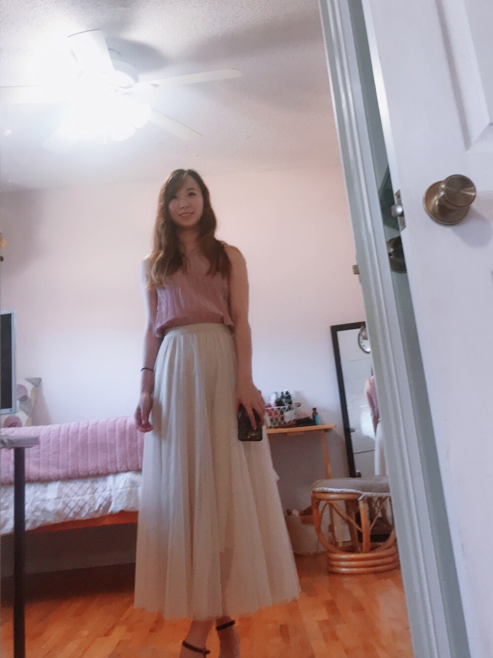 「spring、summer、pink、mesh、tulle、dress、PARTY」｜「YesStyleのアイテム（キャミソール、ピンク系）」を使った、Courtney.Cさん（レディース・160cm）の夏コーディネートの1枚目の写真