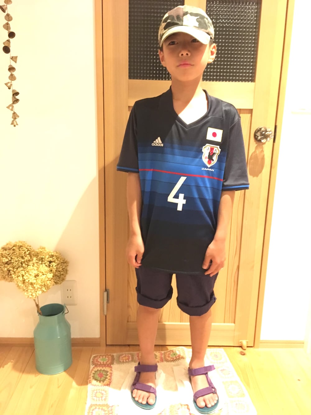 「サッカー日本代表応援コーデ」｜「adidasのアイテム（Tシャツ/カットソー、ブルー系）」を使った、anemoneさん（キッズ・133cm）の夏コーディネートの1枚目の写真