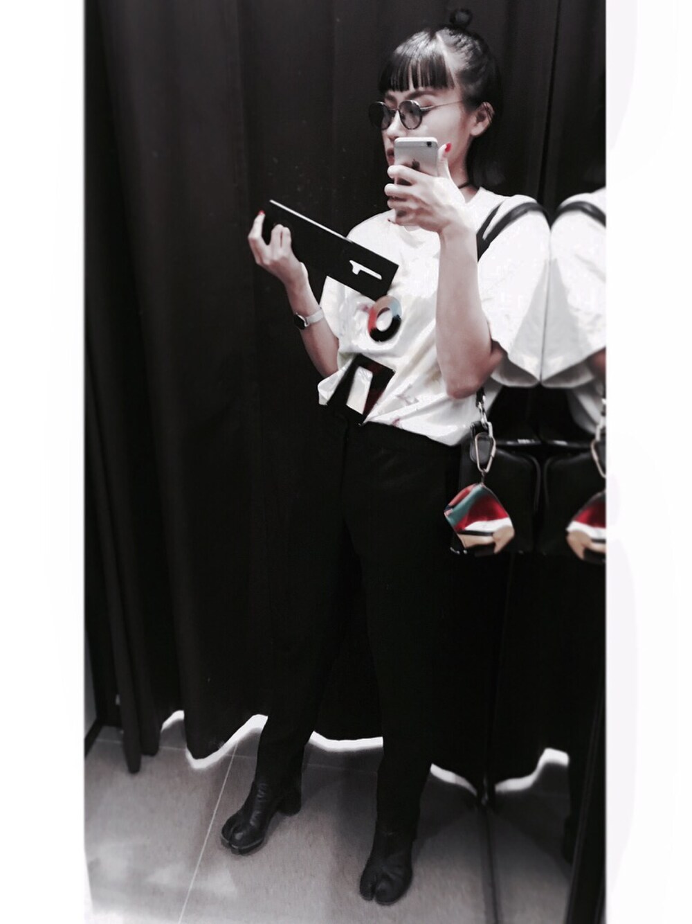 「AcneStudios、アクネ、ACNE、ZARA、ロエベ、LOEWE、メゾンマルタンマルジェラ、Maison Margiela、足袋ブーツ、No.6」｜「Maison Margielaのアイテム（ブーティ、ブラック系）」を使った、YURI NAKAMURAさん（レディース・159cm）の秋コーディネートの1枚目の写真