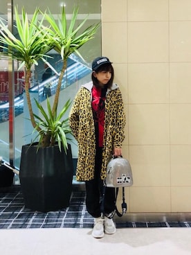 「アイテム（バックパック/リュック、シルバー系）」を使った、hiRaさん（レディース・157cm）の秋コーディネート