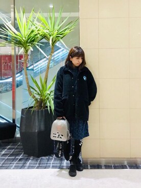 「アイテム（バックパック/リュック、シルバー系）」を使った、hiRaさん（レディース・157cm）の秋コーディネート