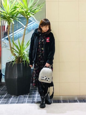 「アイテム（バックパック/リュック、シルバー系）」を使った、hiRaさん（レディース・157cm）の冬コーディネート