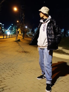 「Levis」｜「アイテム（ダウンジャケット/コート）」を使った、WEAROさん（メンズ・179cm）の春コーディネート