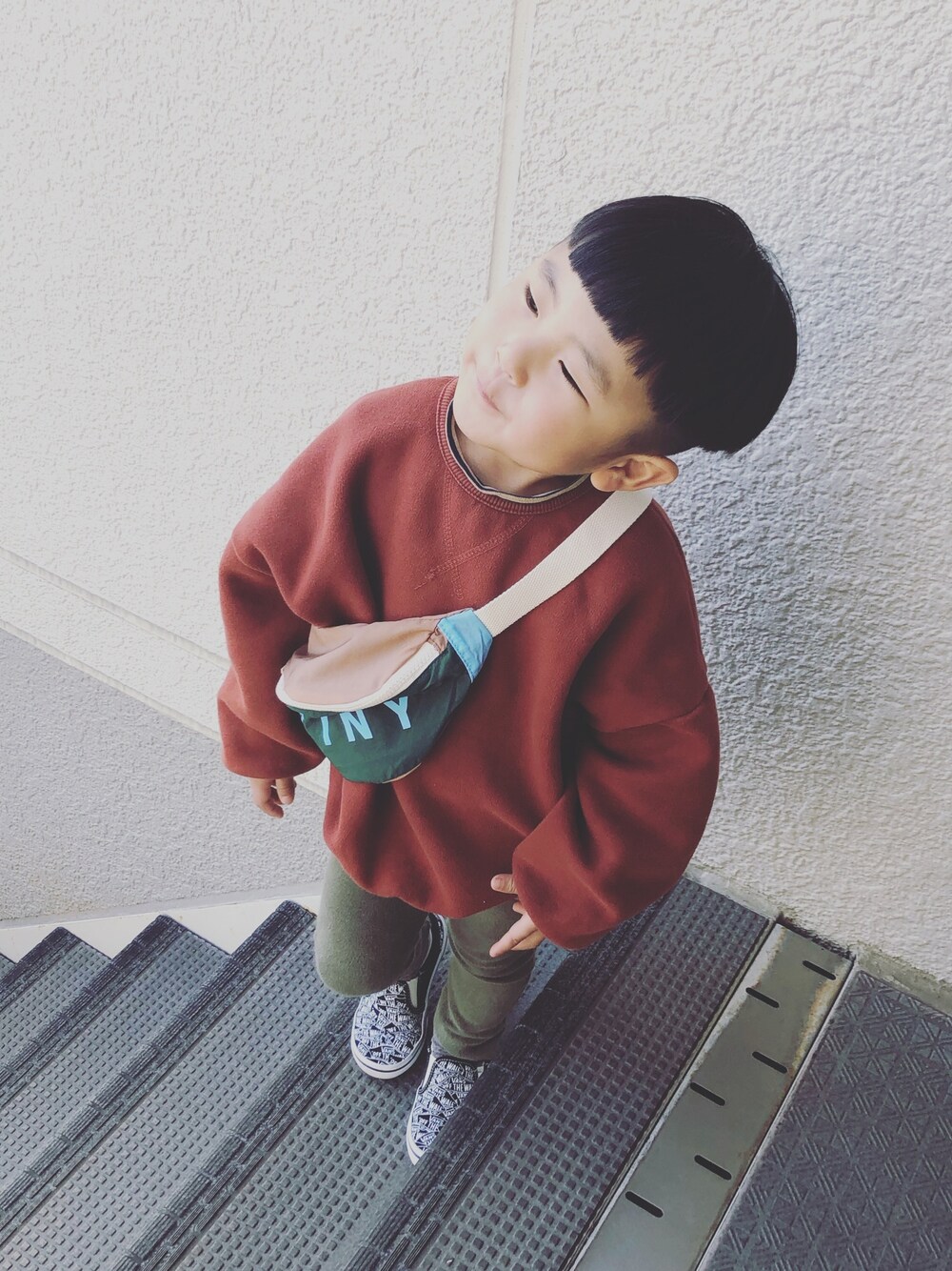 「男の子、4歳男の子」｜「tinycottonsのアイテム（バッグ、グリーン系）」を使った、uta☺︎さん（キッズ・120cm）の春コーディネートの1枚目の写真