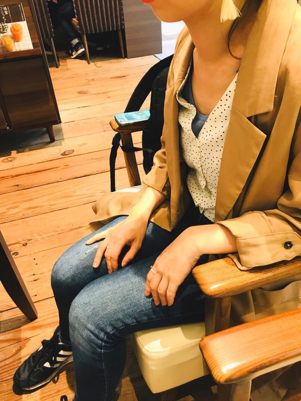 「はるコーデ、カジュアルコーデ、今日のコーデ、オトナカジュアル、パンツスタイル、Bershka、ZARA、休日コーデ」｜「Bershkaのアイテム（トレンチコート、ベージュ系）」を使った、ゆきこさん（レディース・153cm）の春コーディネートの1枚目の写真