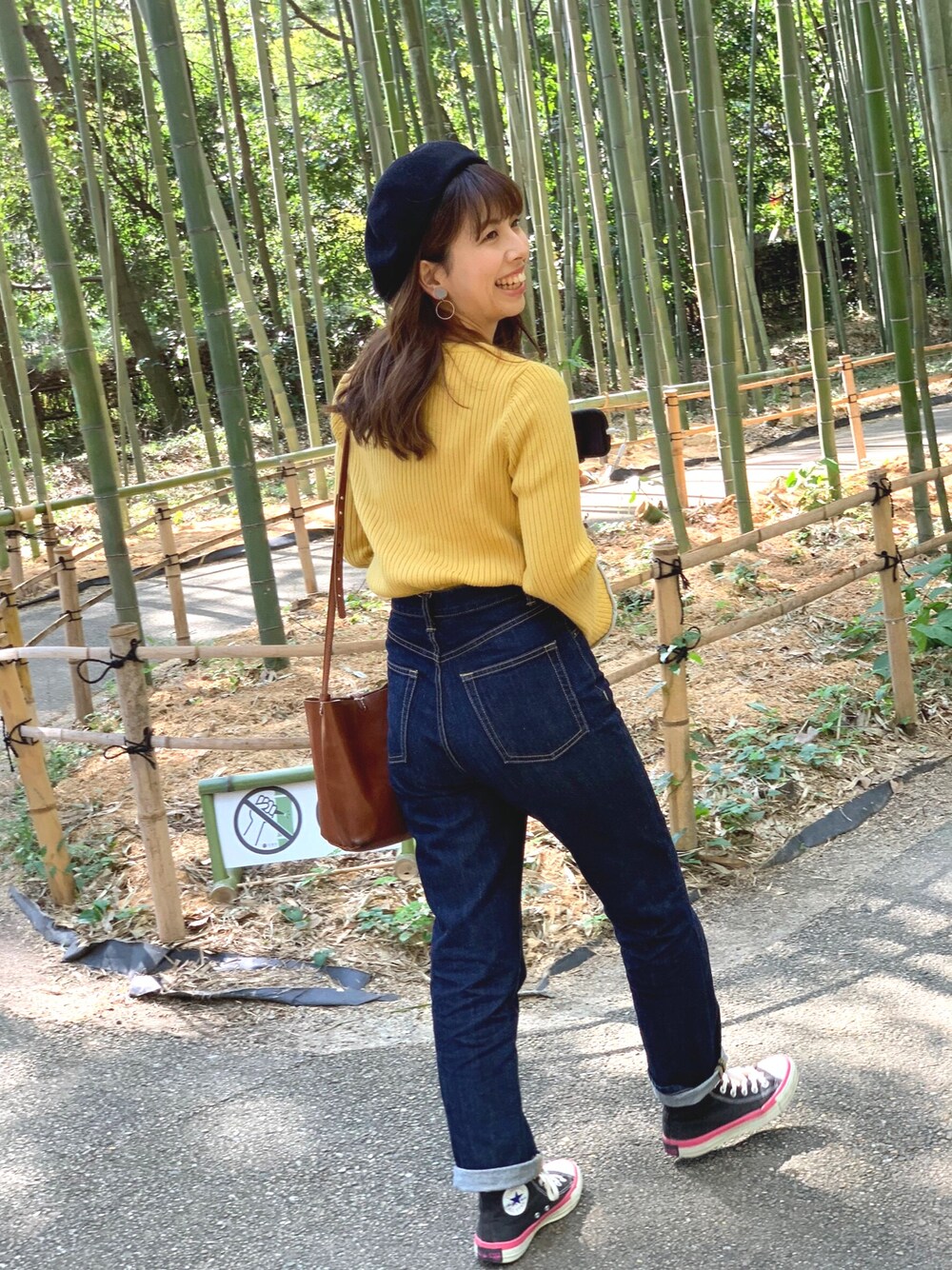 「秋服、秋コーデ、プチプラ、低身長、パンツスタイル、シンプル、デニム、GU、オトナカジュアル」｜「GUのアイテム（デニムパンツ、ブラック系）」を使った、ゆきこさん（レディース・153cm）の秋コーディネートの1枚目の写真
